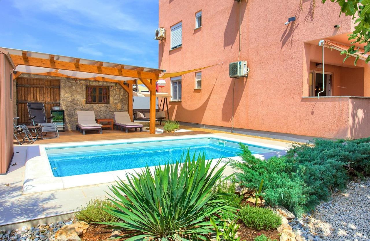 Apartman Bor Krk คิร์ก ภายนอก รูปภาพ