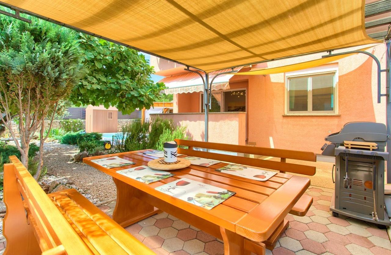 Apartman Bor Krk คิร์ก ภายนอก รูปภาพ